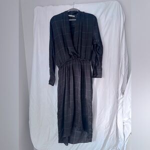 VINCE gingham black silk dress. Large. Women’s.